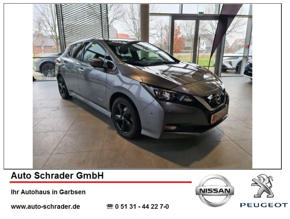 NISSAN Leaf 40 kWh TEKNA Schiebedach Bose 8-Fachbereift