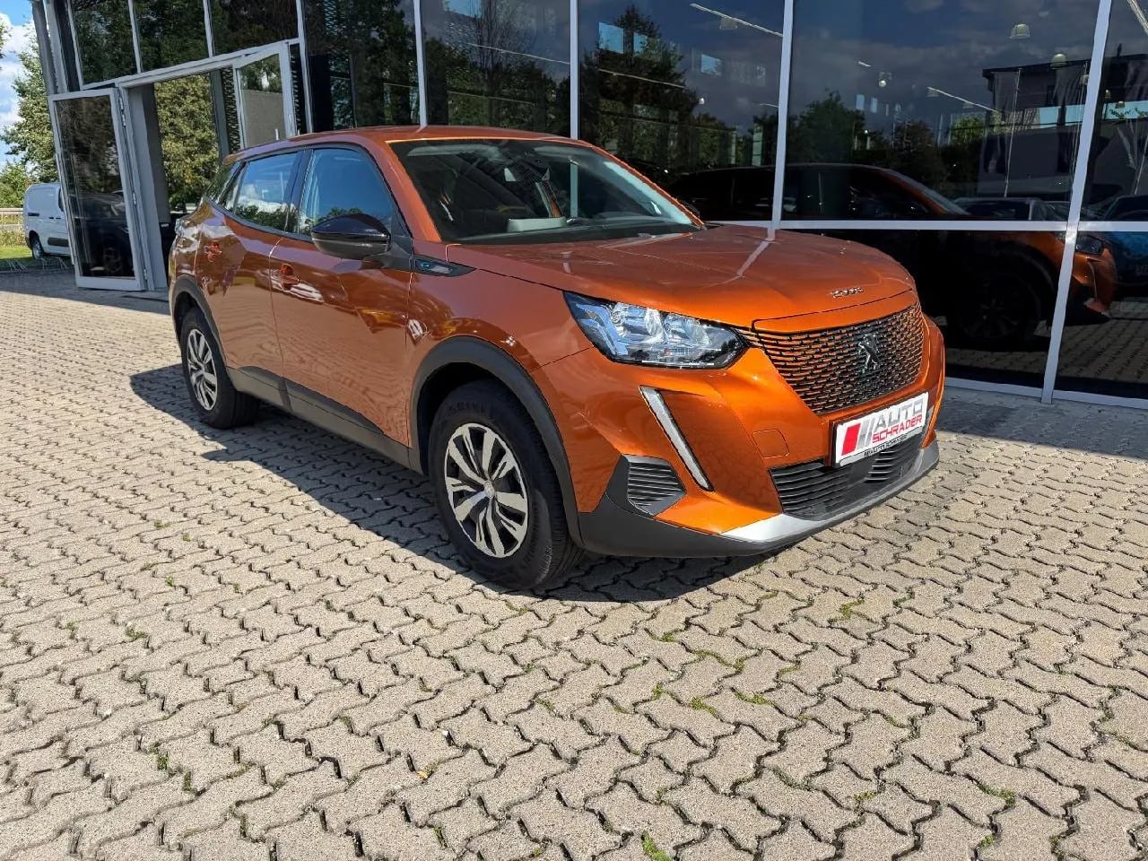 PEUGEOT e-2008